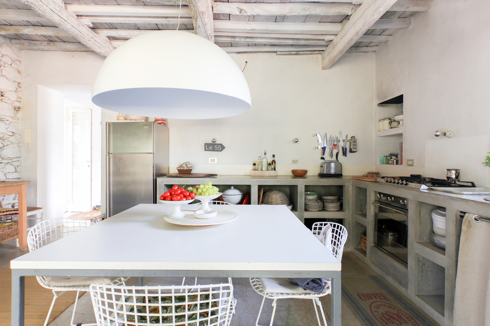 Kitchen - mediterranean kitchen idea in Milan