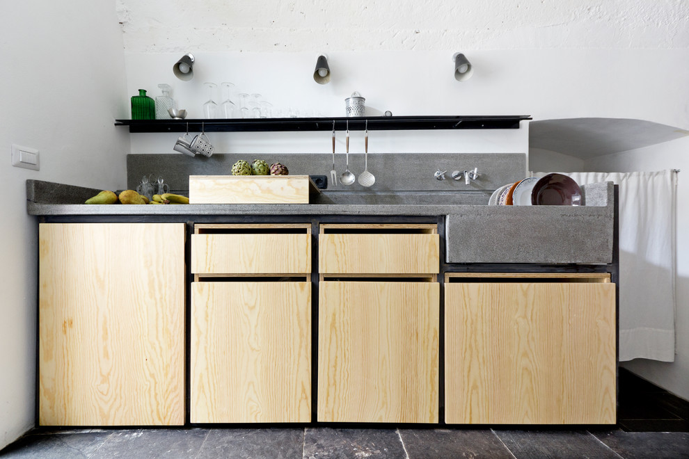 Inspiration for a contemporary kitchen remodel in Catania-Palermo