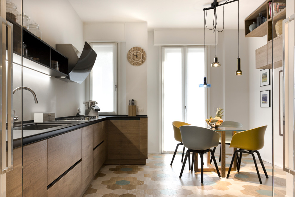 This is an example of a medium sized contemporary kitchen in Milan.