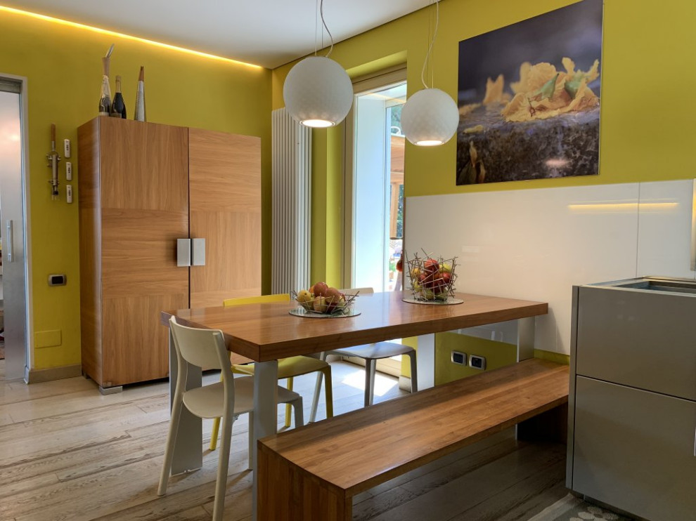Inspiration for a contemporary kitchen in Turin.