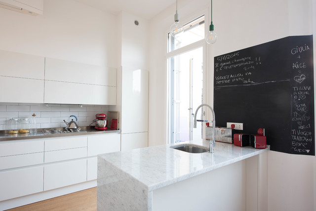 cucina con vernice lavagna - Contemporary - Kitchen - Bologna - by  ARCHIMEDE progetti