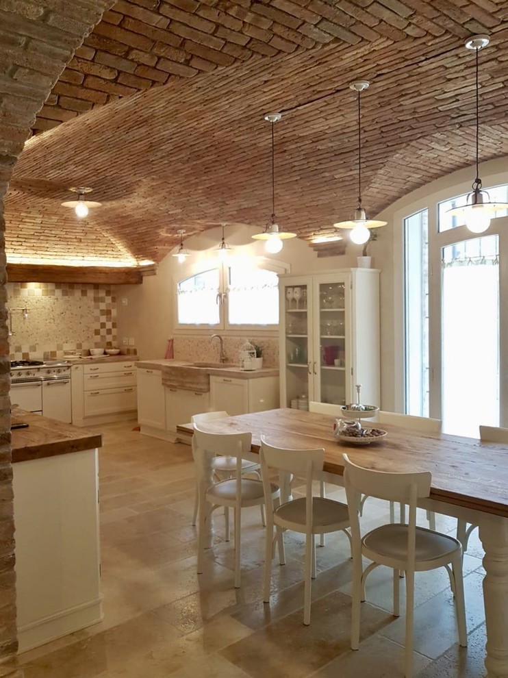 Cucina con volte in mattoni Farmhouse Kitchen Bologna by
