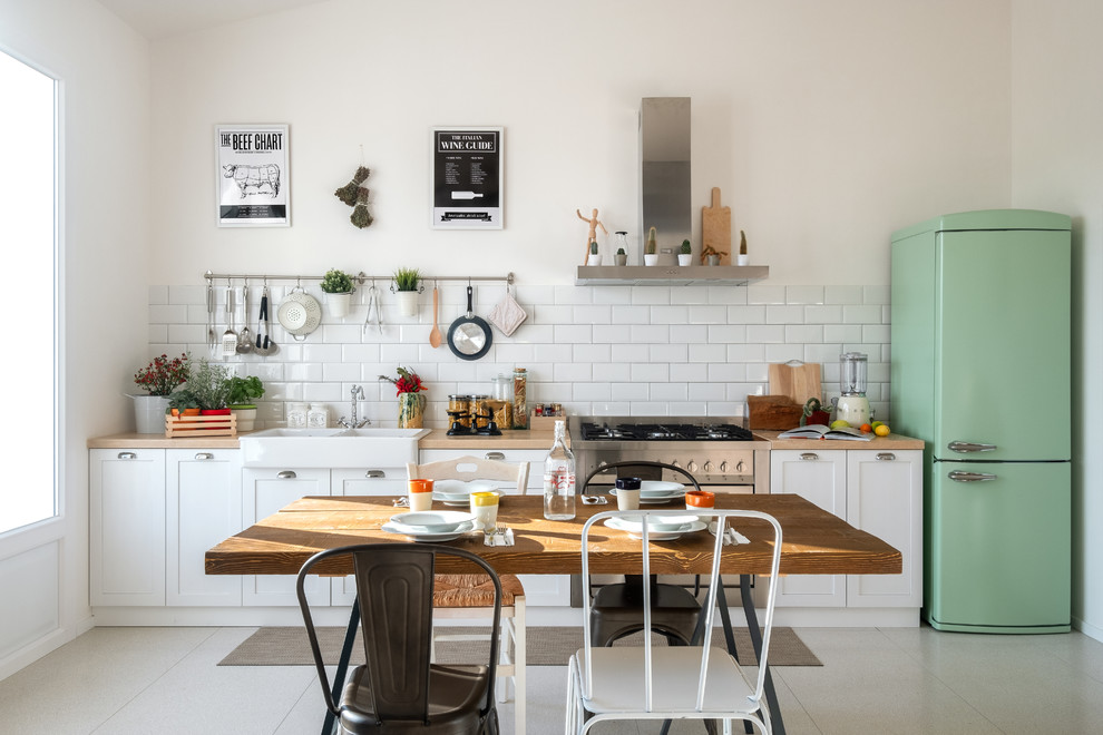 Foto di una cucina country di medie dimensioni