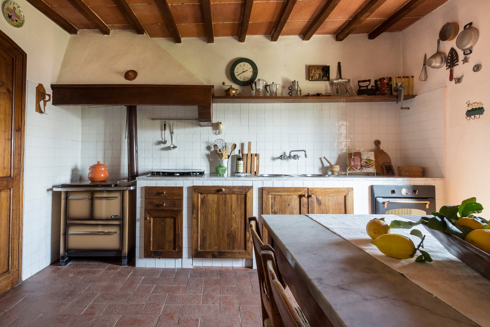 Photo of a farmhouse kitchen in Florence.