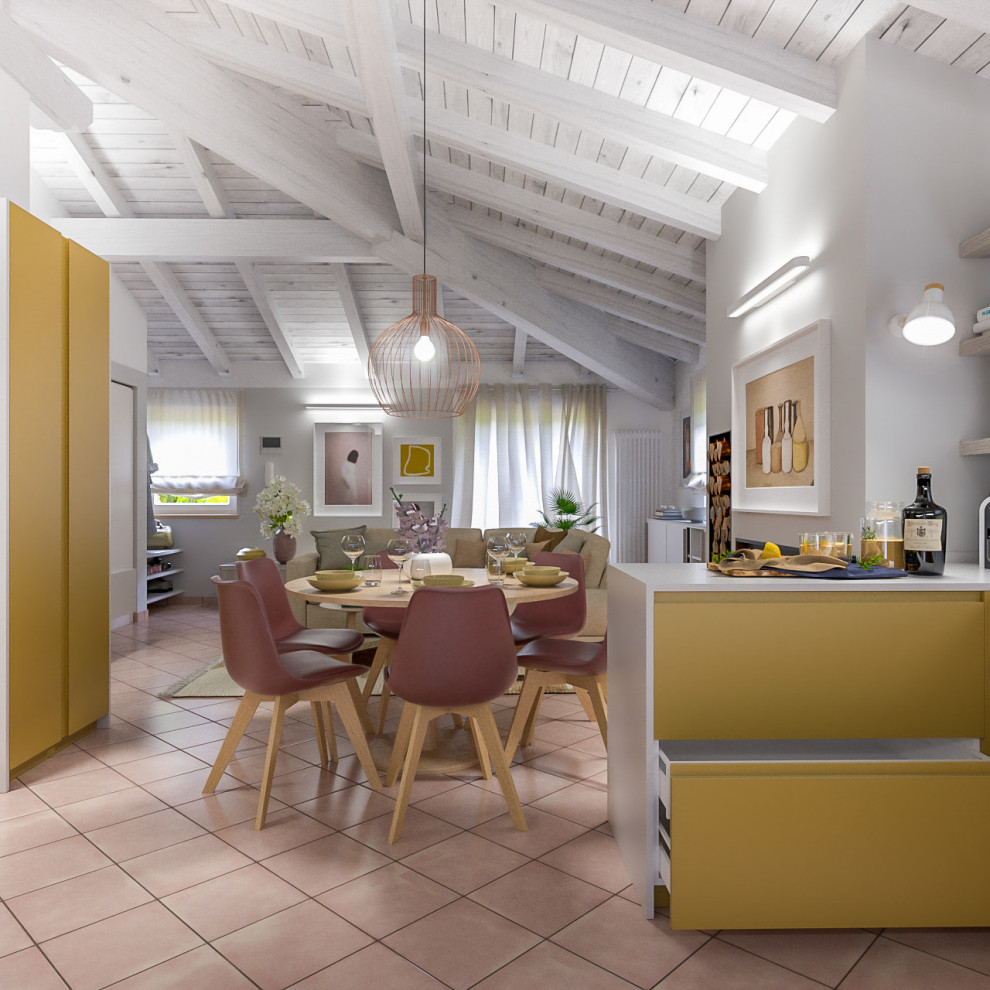 Inredning av ett modernt mellanstort grå grått kök, med en dubbel diskho, släta luckor, gula skåp, bänkskiva i koppar, grått stänkskydd, glaspanel som stänkskydd, rostfria vitvaror, klinkergolv i terrakotta, en köksö och rosa golv
