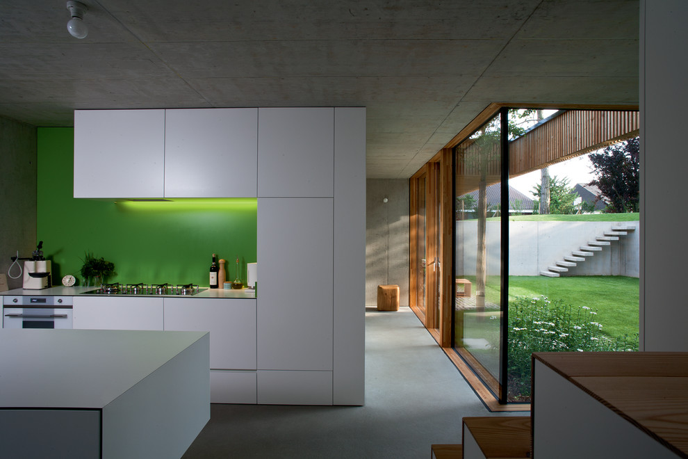 Photo of a contemporary kitchen in Stuttgart.