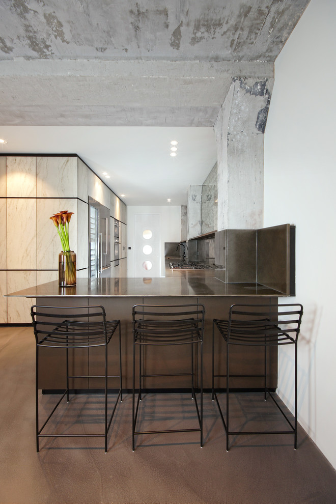 Inspiration for a modern kitchen in London.