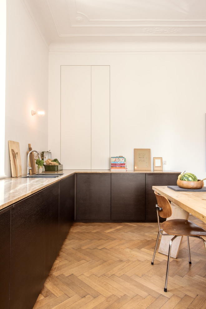 Inspiration for a kitchen remodel in Milan