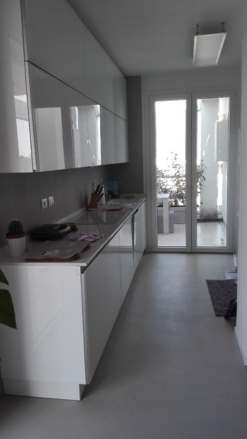 Il rivestimento top cucina in microcemento per esterno di Arianna •  Pavimento Moderno