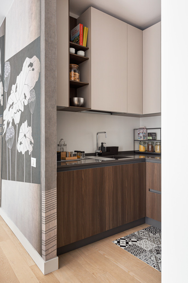 Kitchen - contemporary kitchen idea in Milan