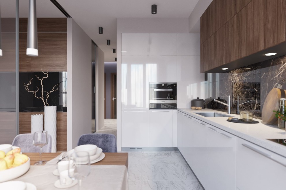 Foto di una cucina moderna di medie dimensioni con lavello sottopiano, ante lisce, ante bianche, top in quarzite, pavimento in gres porcellanato, nessuna isola, pavimento bianco e top bianco