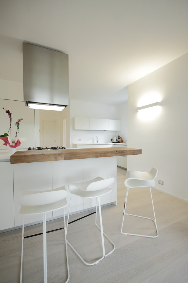 Example of a trendy kitchen design in Venice