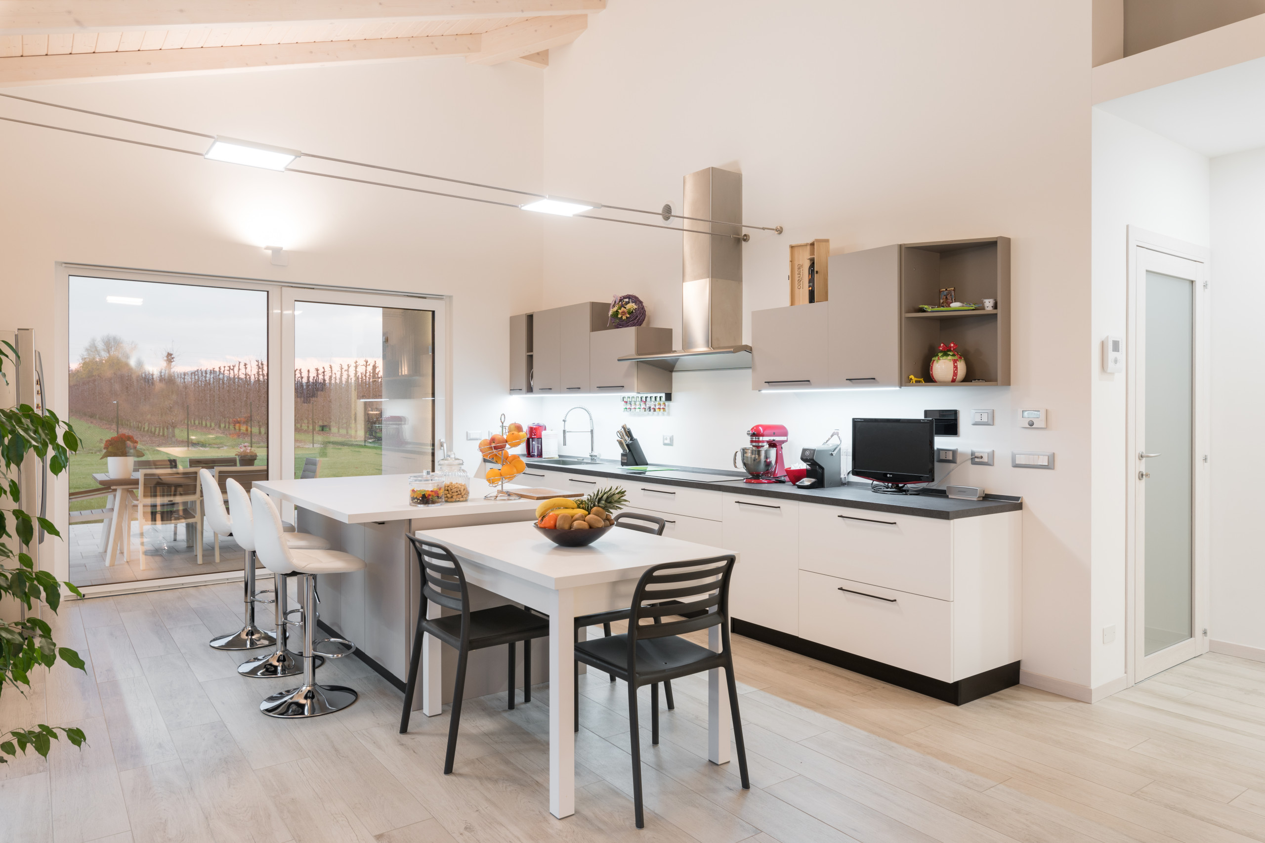 Cucina con pavimento beige : Foto e Idee per Ristrutturare e Arredare -  Marzo 2023 | Houzz IT
