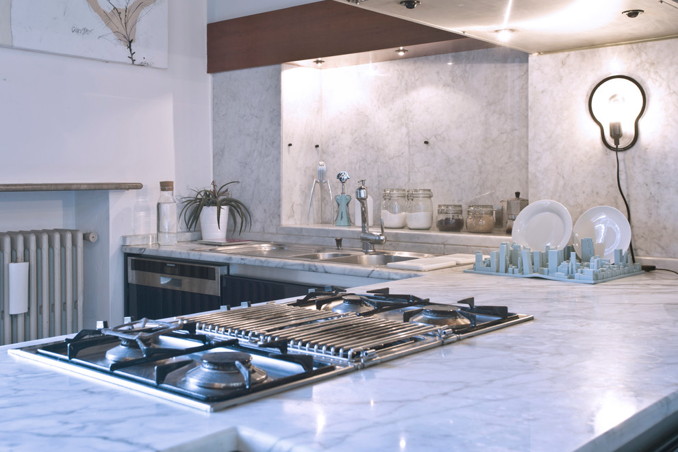 Kitchen - 1950s kitchen idea in Milan