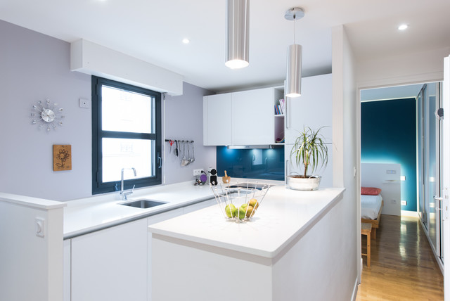 Agencement D Une Cuisine D Angle Design Moderne Finition Laque Blanc Mat Moderne Cuisine Paris Par La Cuisine Dans Le Bain Sk Concept Paris