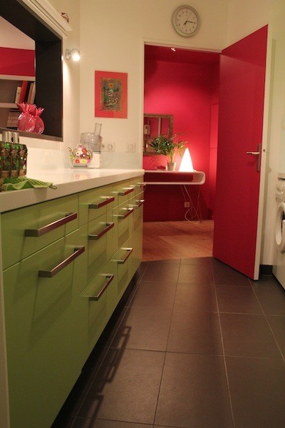 Photo of an eclectic kitchen in Rennes.