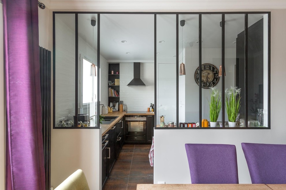 This is an example of a kitchen in Paris.