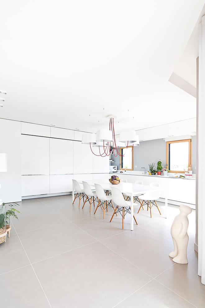 Kitchen - contemporary kitchen idea in Grenoble