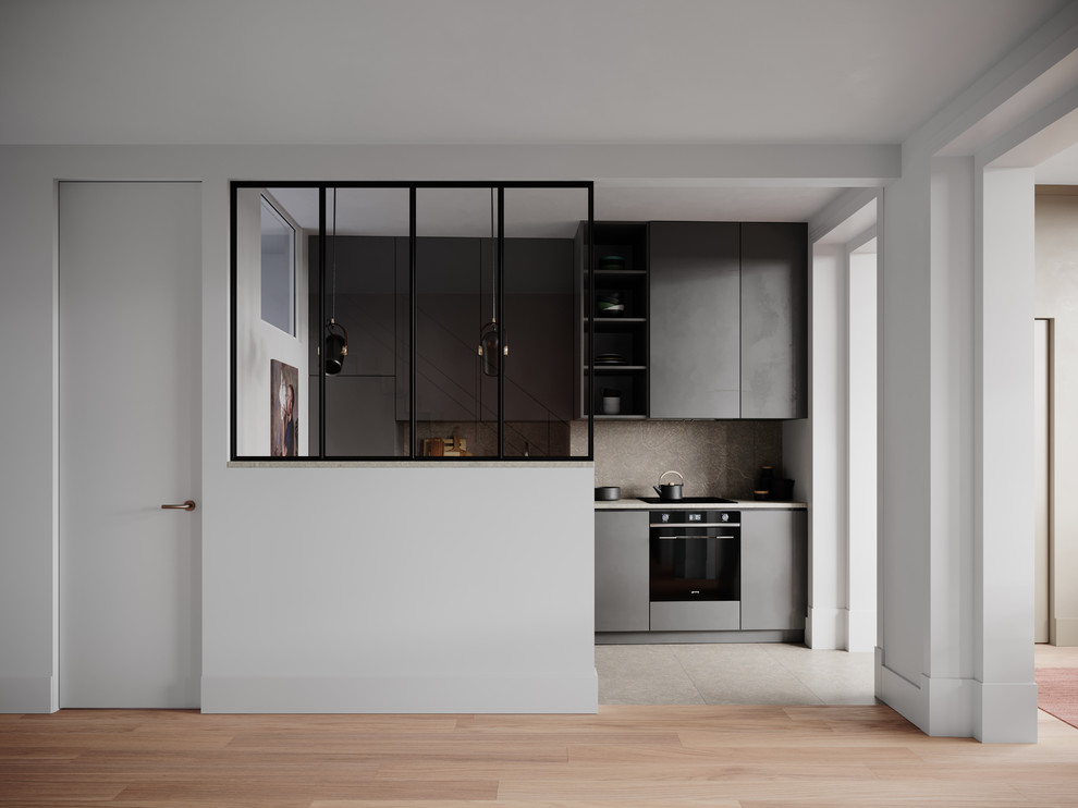 Пример оригинального дизайна: прямая кухня в современном стиле с плоскими фасадами, серыми фасадами, красным фартуком, серым полом и белой столешницей