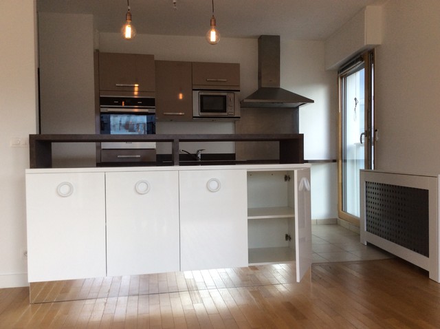 comptoir bar, séparation entre cuisine et séjour - Contemporain