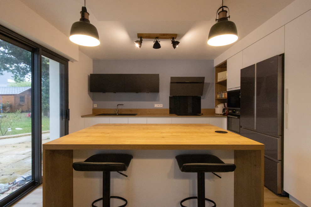 Cuisine avec baie vitrée Contemporary Kitchen Nantes by Cuisines Du Pilori Houzz
