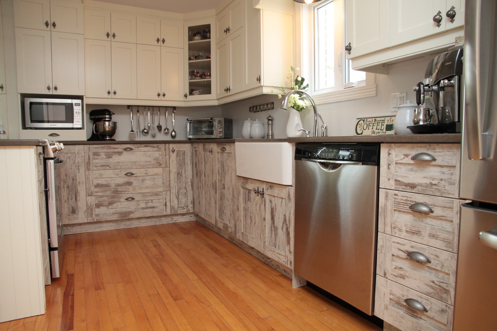 Cuisine Campagne Rough Chic Farmhouse Kitchen Montreal By Armoires Cuisines Bigo