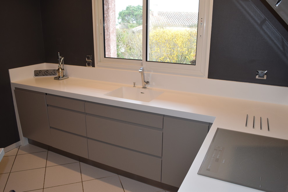Cuisine Corian Modern Kitchen Toulouse by SAS A2SPro Houzz