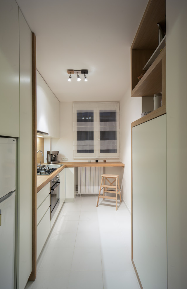 Photo of a modern kitchen in Paris.