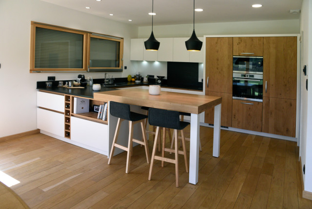 Cuisine moderne chêne massif et blanc mat - Modern - Kitchen - Nancy