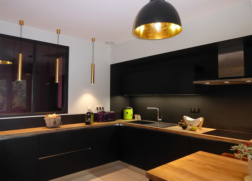 cuisine-noir-et-bois-futur-interieur-img~832101a70c51da63_8-5163-1-0cba0f7 cuisine-noir-et-bois-futur-interieur-img~832101a70c51da63_8-5163-1-0cba0f7 Top 20 Interior Designers That Are A Staple In Toulouse’s ID World! cuisine noir et bois futur interieur img 832101a70c51da63 8 5163 1 0cba0f7