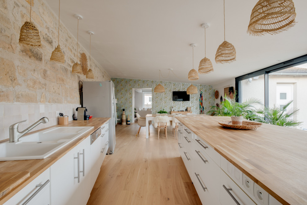 Cuisine ouverte avec îlot central - Eclectic - Kitchen - by LA BOUTIQUE