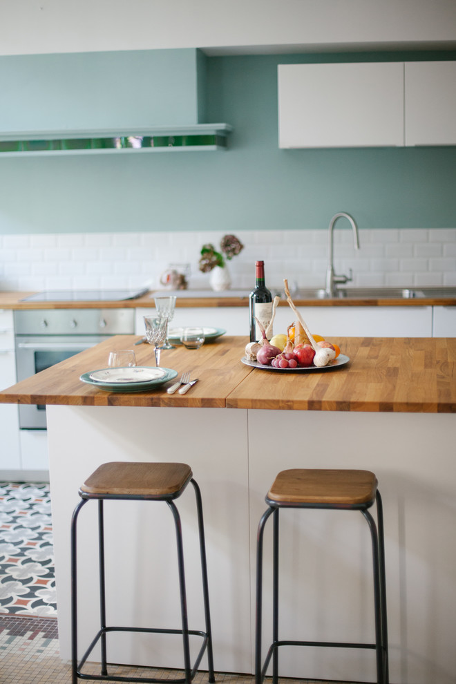 Inspiration for a 1960s kitchen remodel in Bordeaux