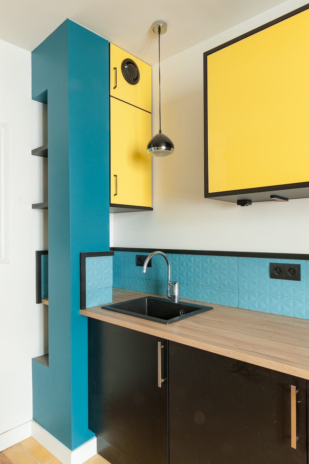 75 Beautiful Turquoise Yellow Floor Kitchen Pictures Ideas August 2021 Houzz