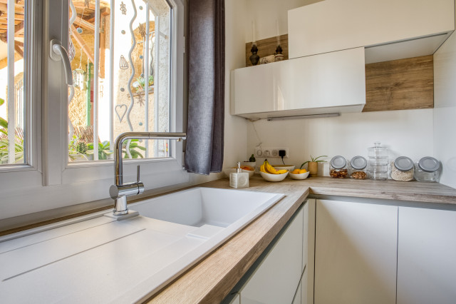 Evier sous Fenêtre - Modern - Kitchen - Nice - by RAISON Home | Houzz IE
