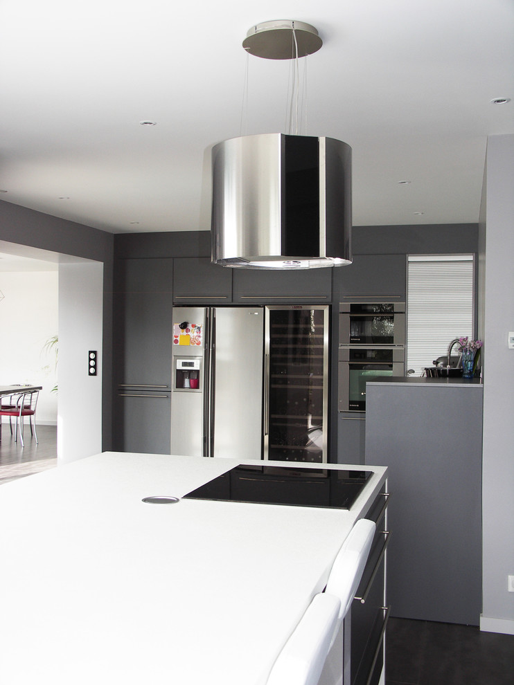 Photo of a contemporary kitchen in Rennes.