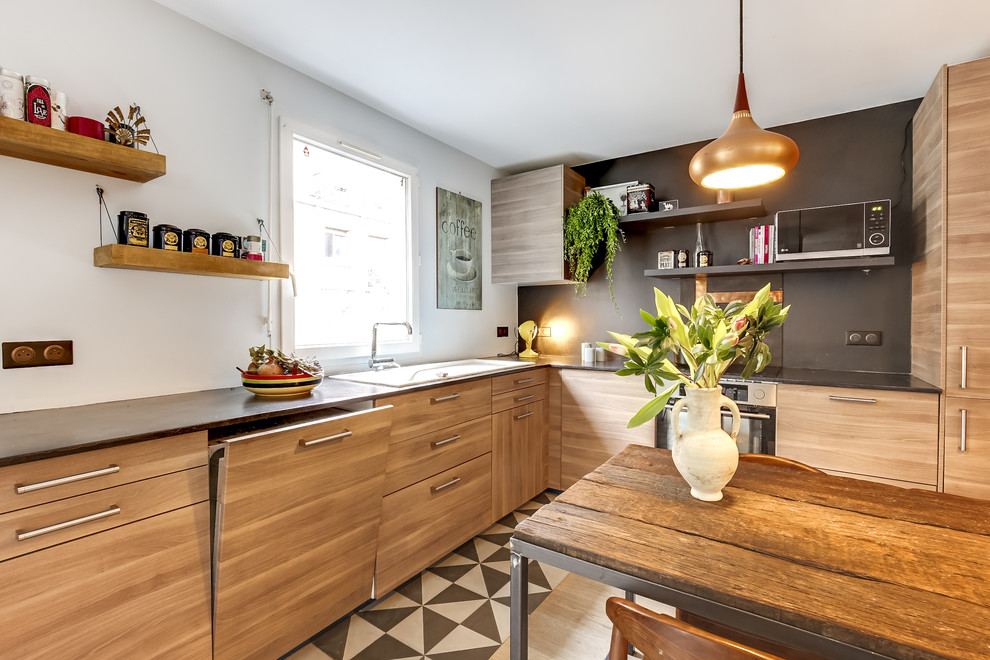 Design ideas for an eclectic kitchen in Paris.
