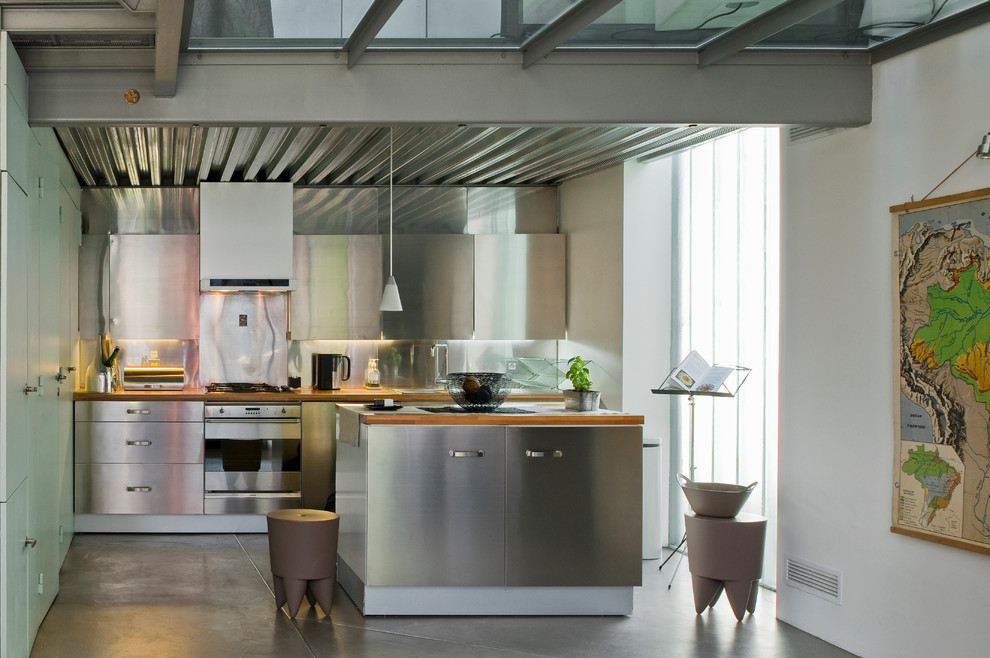 This is an example of an industrial kitchen in Paris.