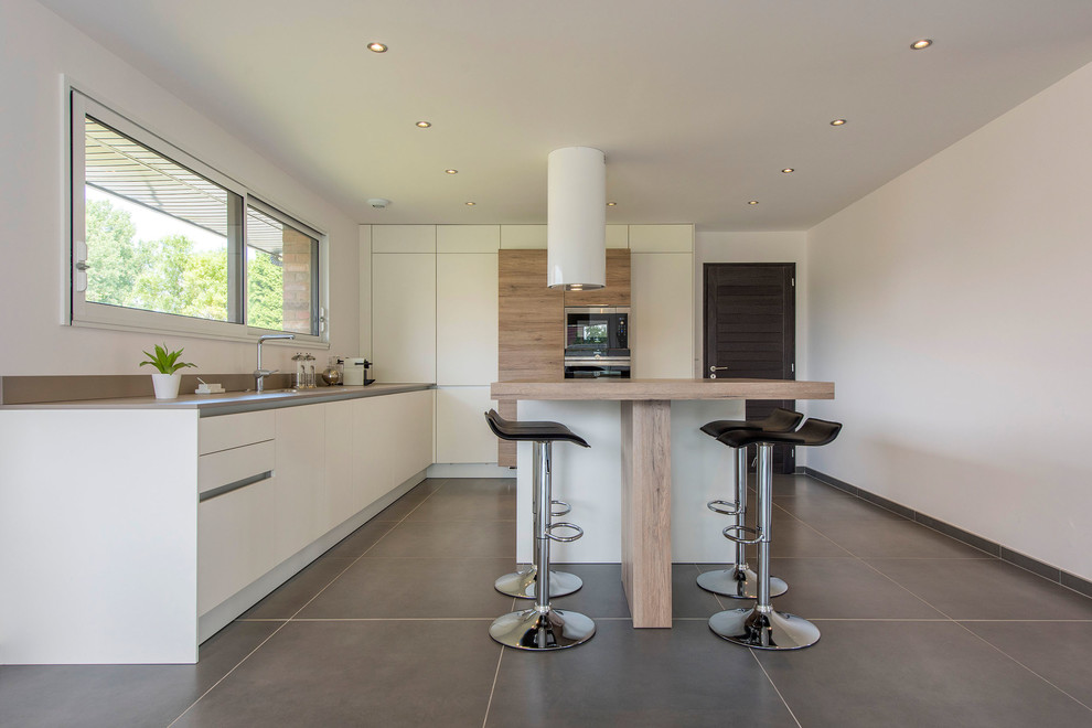 Design ideas for a modern kitchen in Lille.