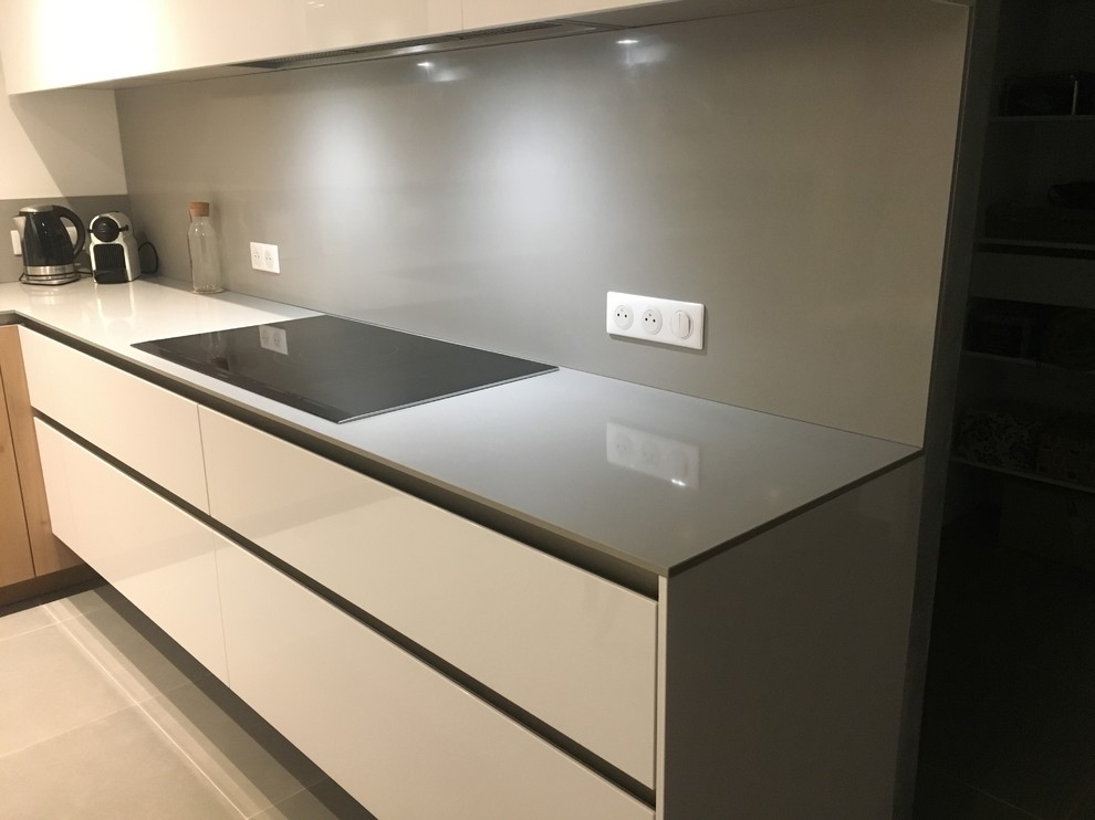 plan de travail et crédences en quartz SIlestone KENSHO - Moderne