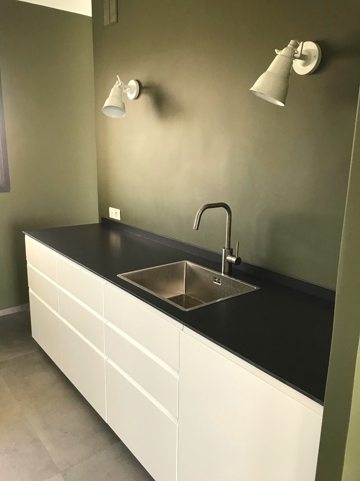 Plans de travail Quartz Noir en 12mm Rétro Cuisine Marseille par Marbrerie