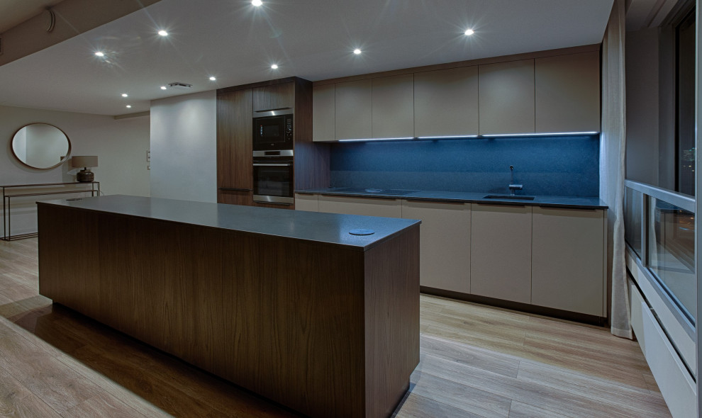Design ideas for a medium sized contemporary open plan kitchen in Paris.