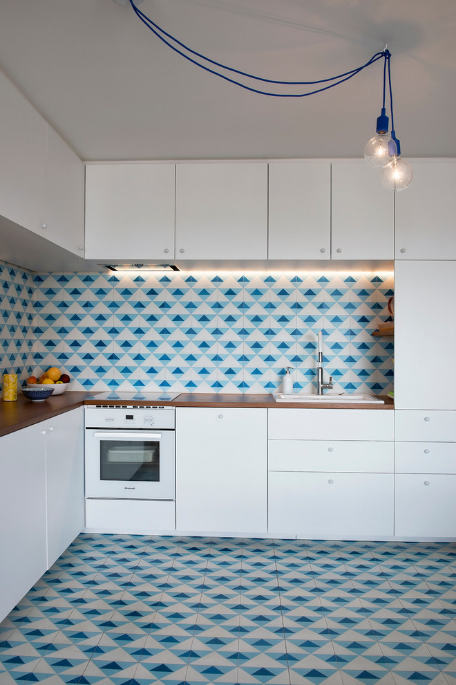 Inspiration for a scandinavian kitchen remodel in Paris