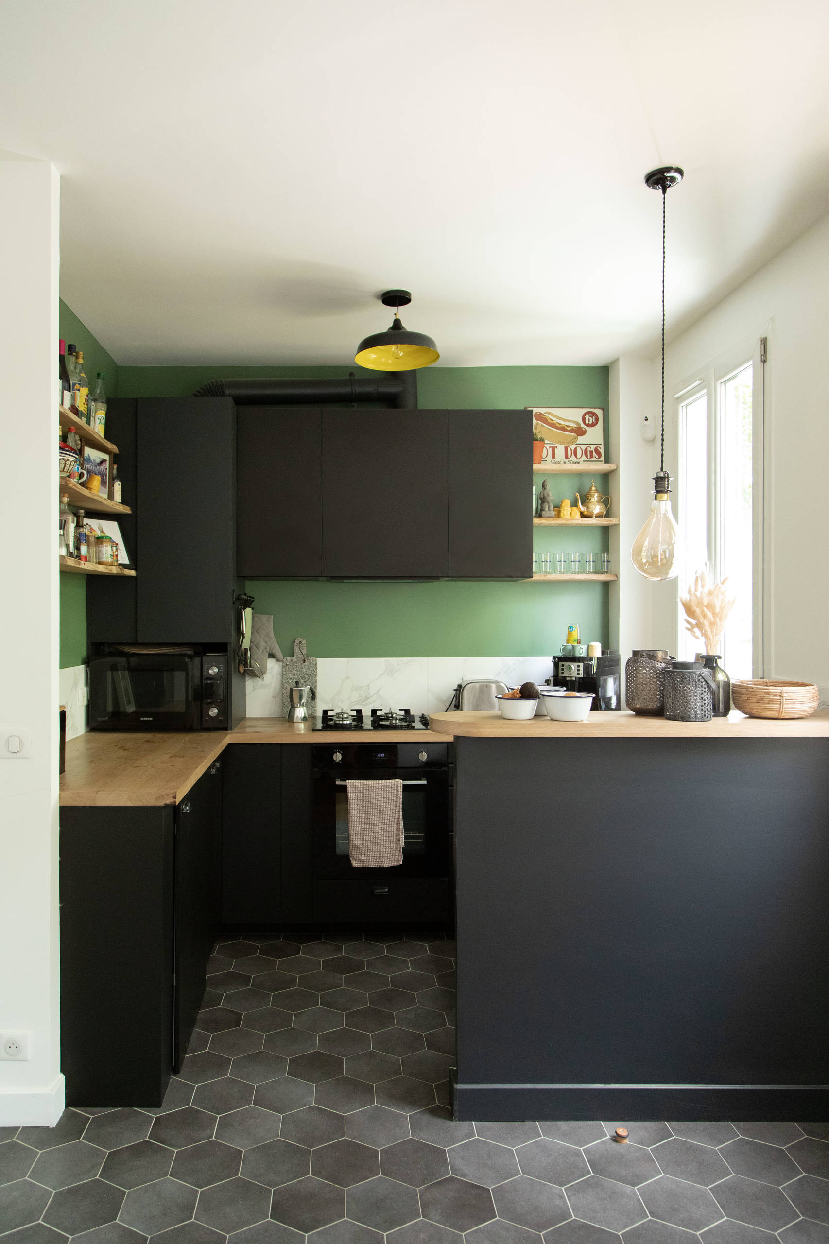 75 Industrial Kitchen with Marble Backsplash Ideas You'll Love - April,  2023 | Houzz