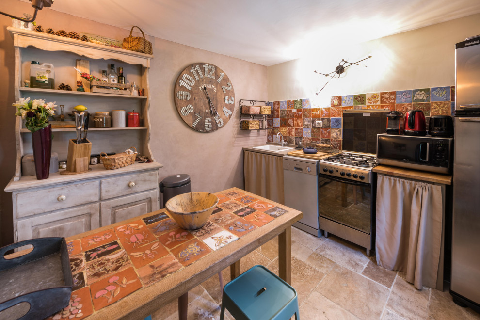 Landhausstil Küche in Marseille