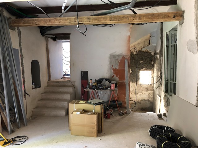 Renovation Complete D Une Maison De Village Mediterraneo Cocina Otras Zonas De Lpasse Design Houzz