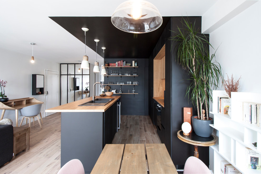 Inspiration for a contemporary kitchen in Nantes.