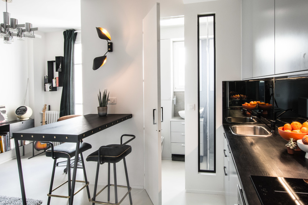 Trendy kitchen photo in Paris