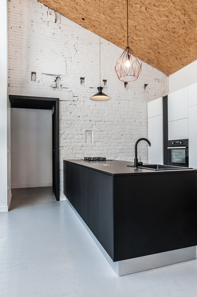 Contemporary kitchen in Toulouse.