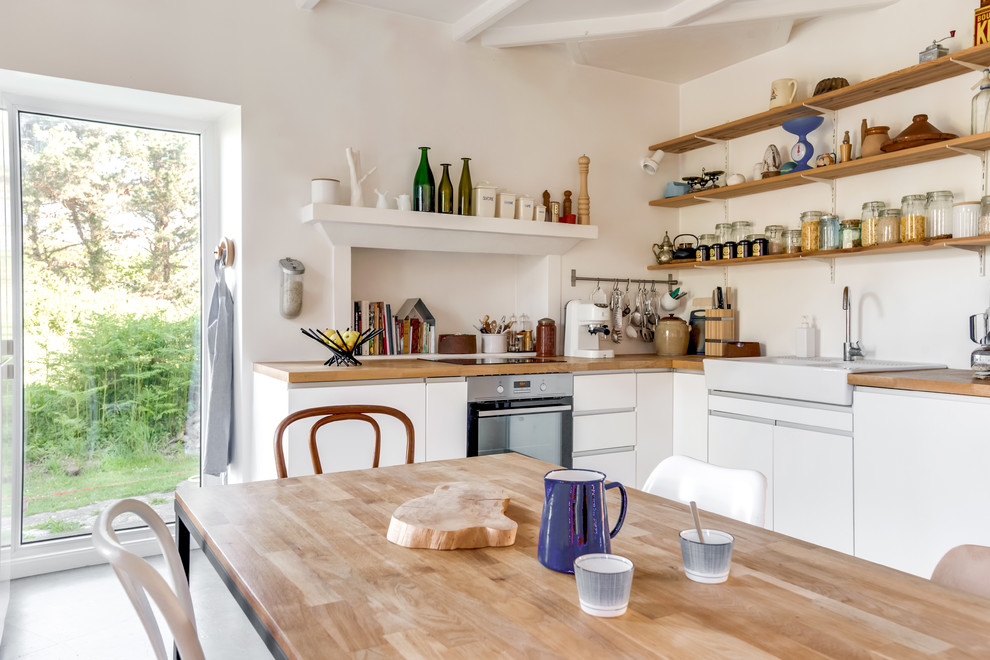 Inspiration for a contemporary kitchen in Rennes.