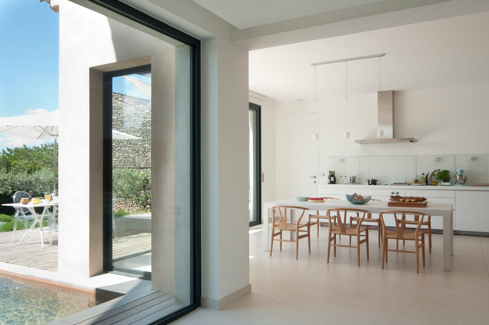 Inspiration for a contemporary kitchen in Nice.